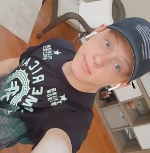 Meet your Posher, Gaige